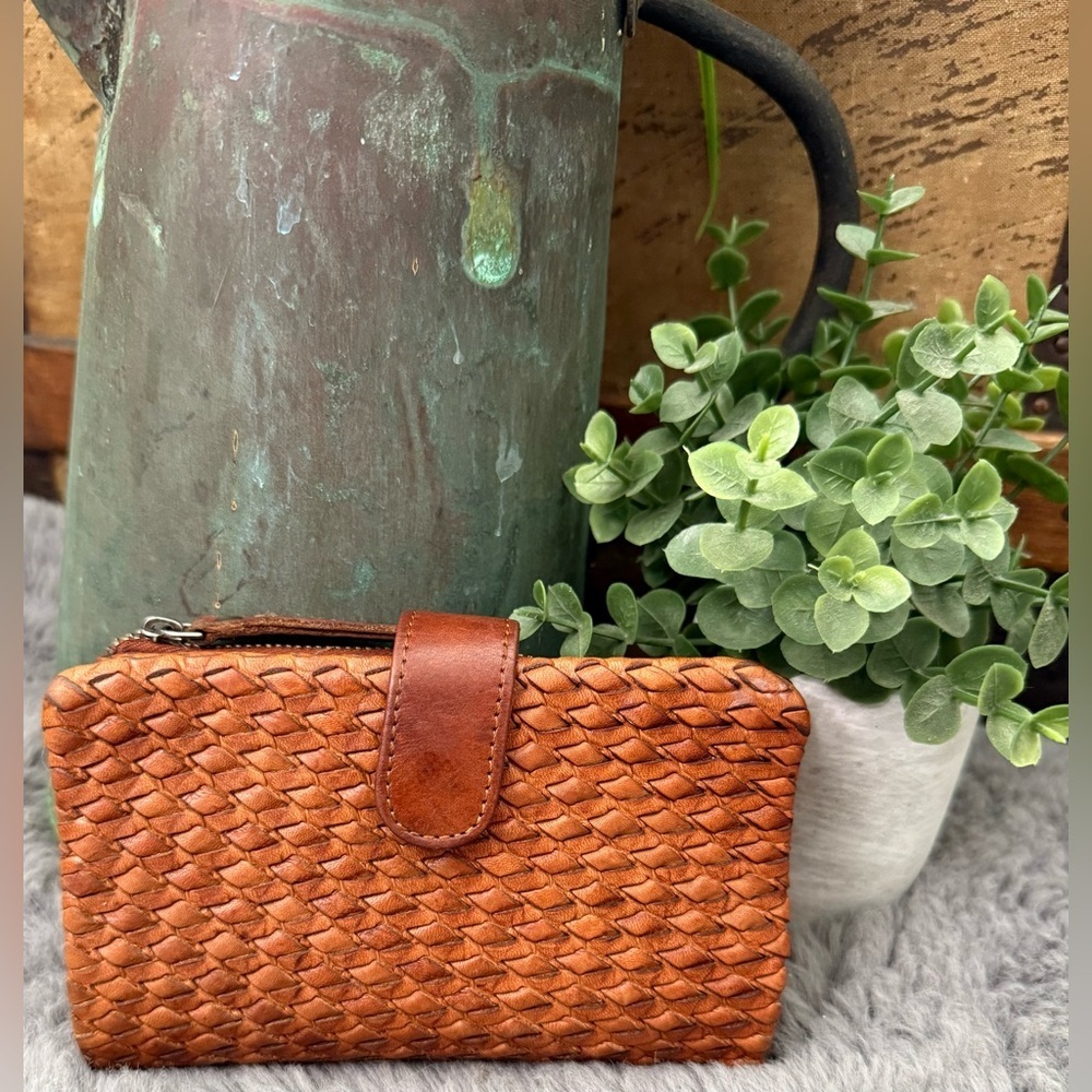 Vilenca Holland - Cognac Leather Weaved Wallet